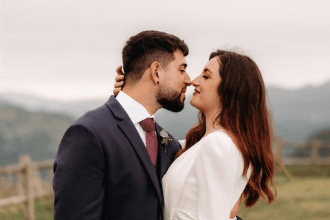 Bodas 7 gif beso 2024